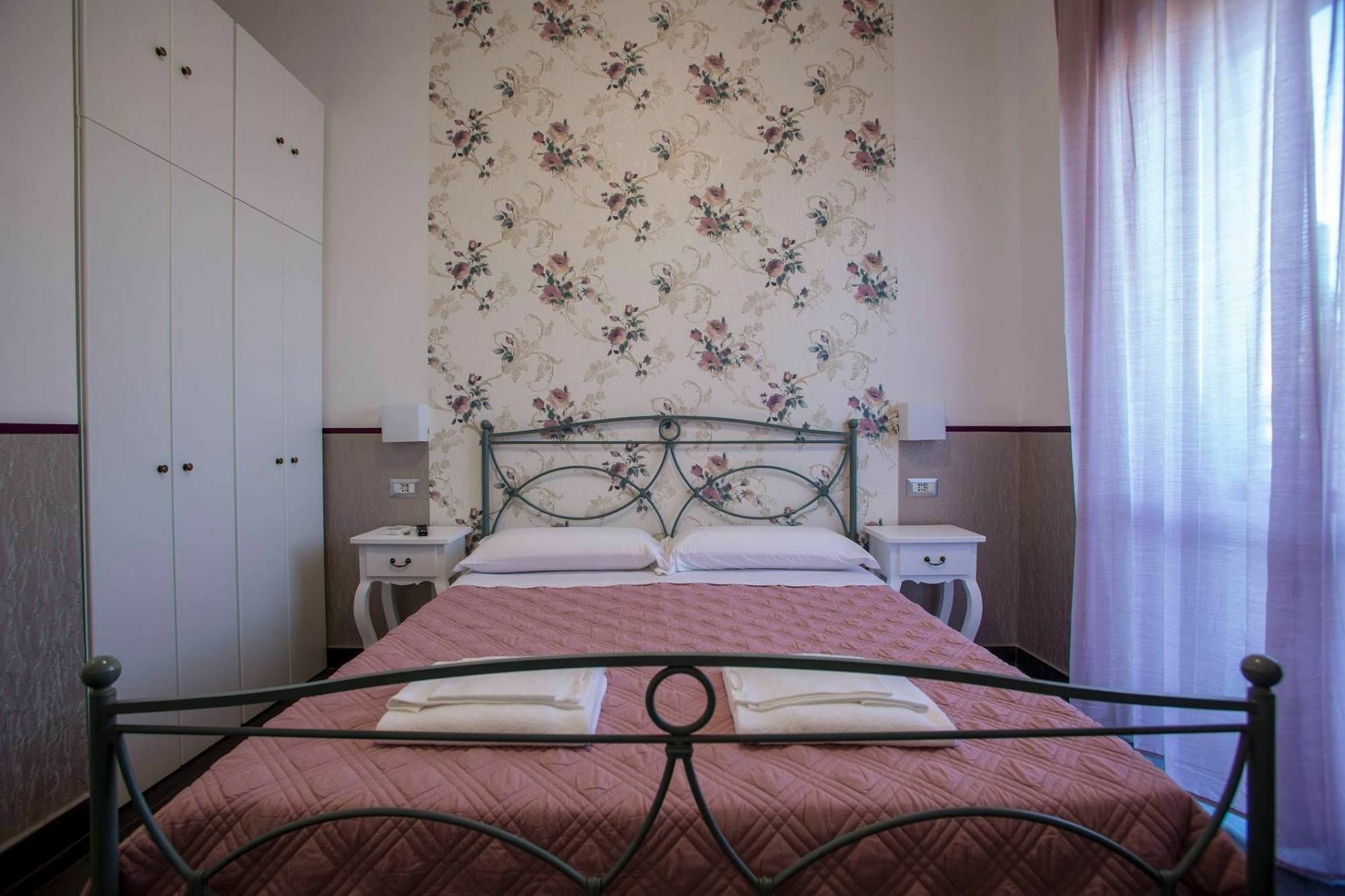 B&B Civico 41 ซาแลร์โน ภายนอก รูปภาพ