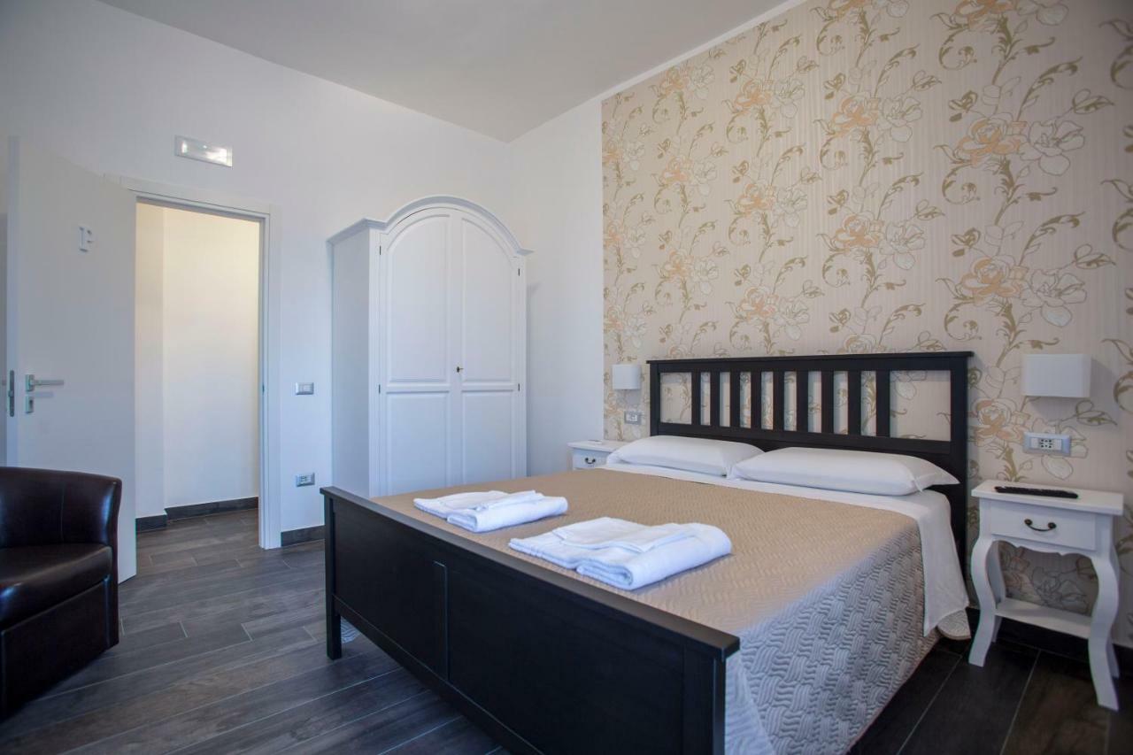 B&B Civico 41 ซาแลร์โน ภายนอก รูปภาพ
