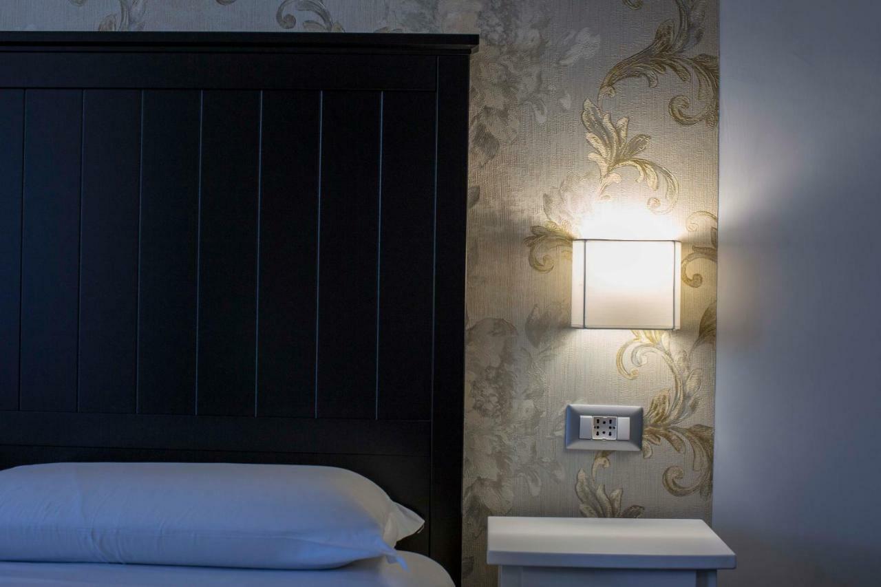 B&B Civico 41 ซาแลร์โน ภายนอก รูปภาพ