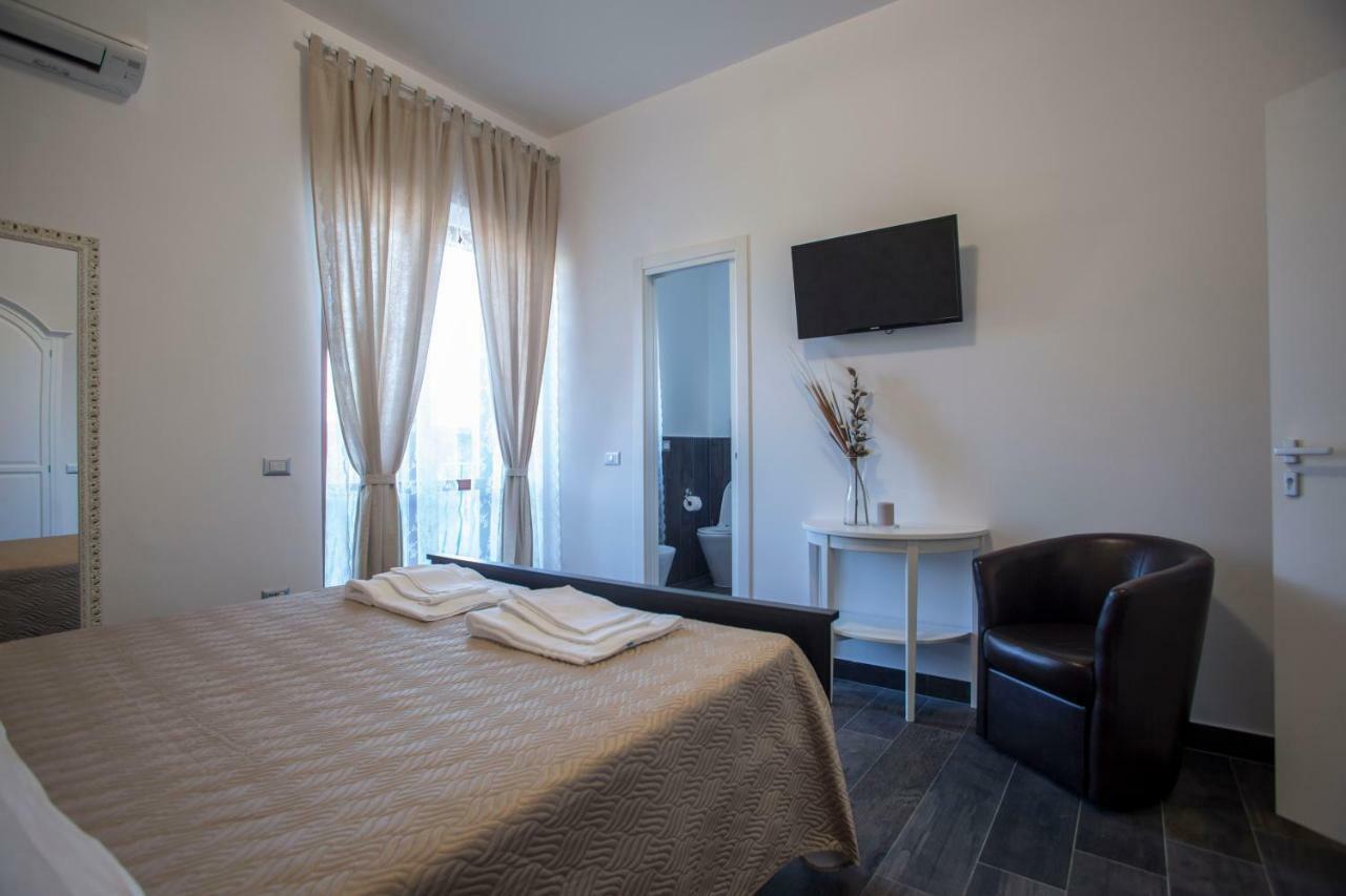 B&B Civico 41 ซาแลร์โน ภายนอก รูปภาพ