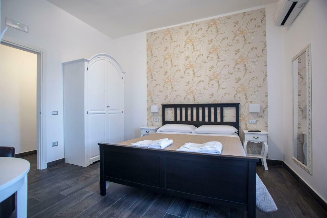 B&B Civico 41 ซาแลร์โน ภายนอก รูปภาพ