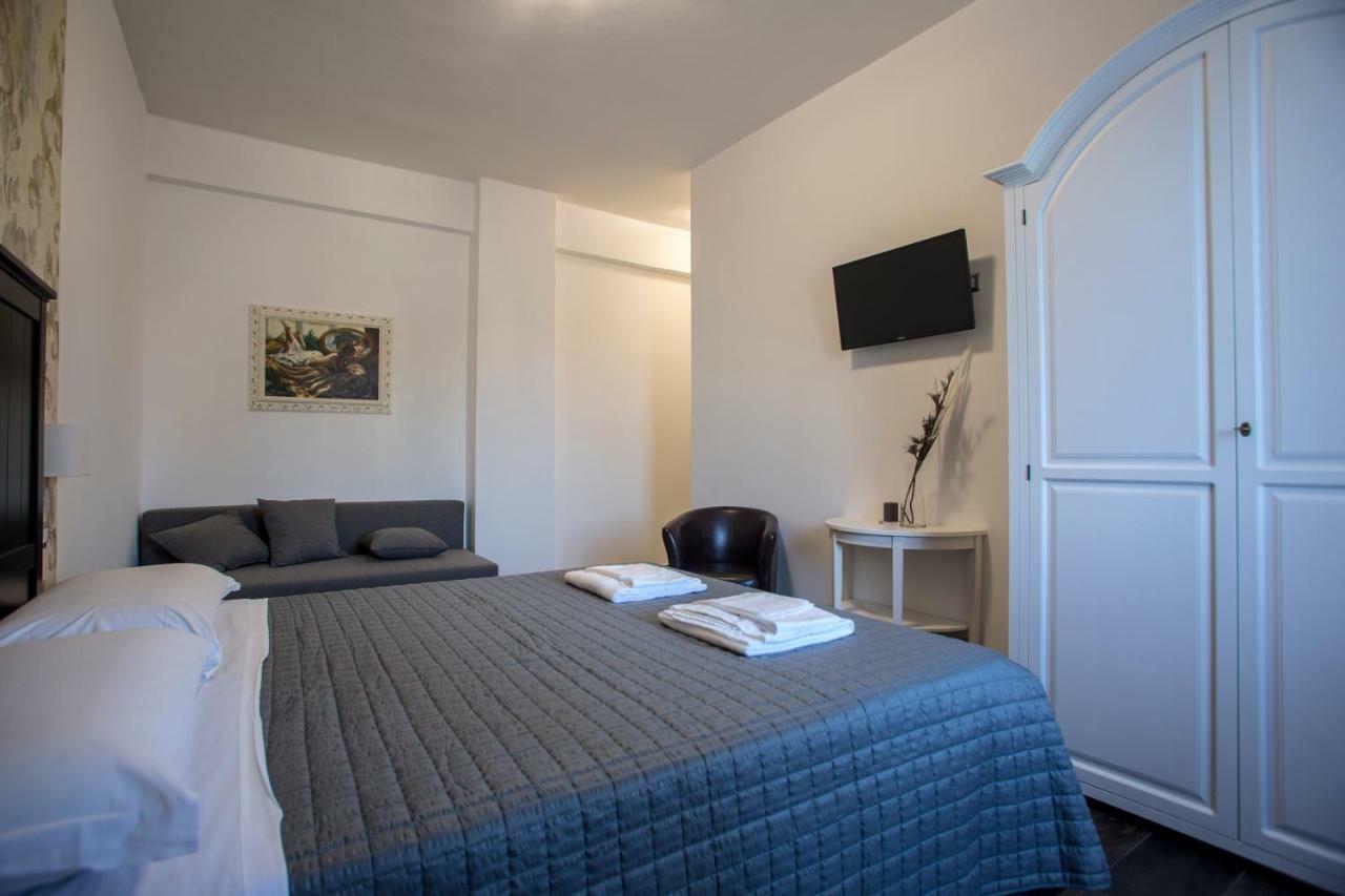 B&B Civico 41 ซาแลร์โน ภายนอก รูปภาพ